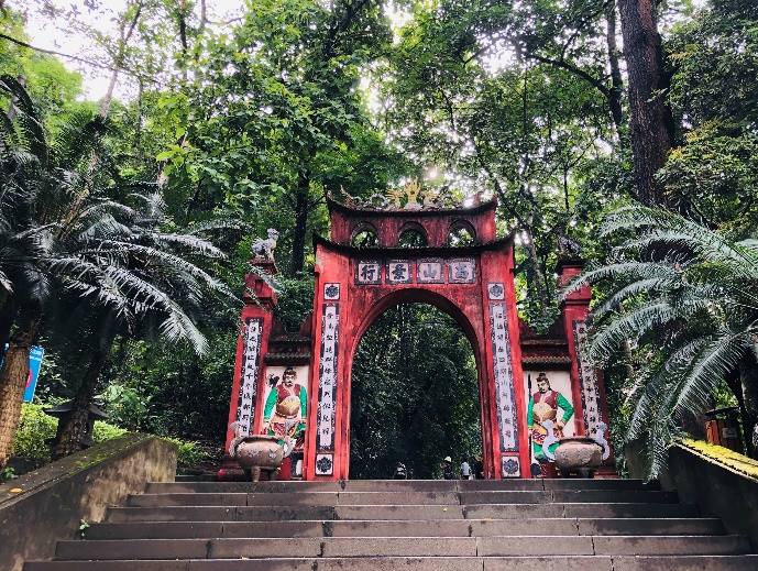 cổng đền 2